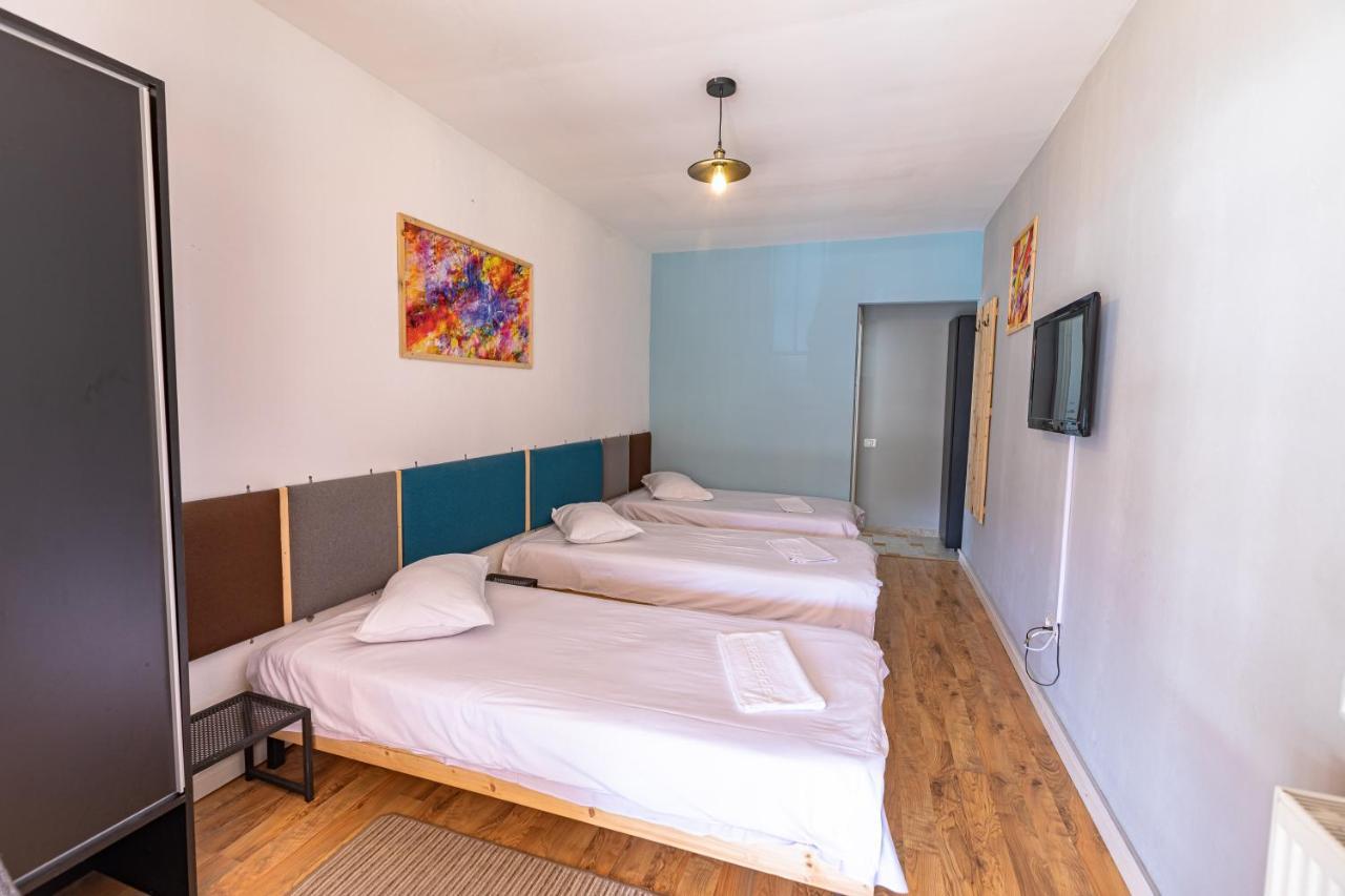 Ezio House Hotel Timisu de Jos Luaran gambar