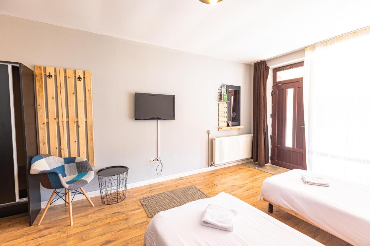 Ezio House Hotel Timisu de Jos Luaran gambar