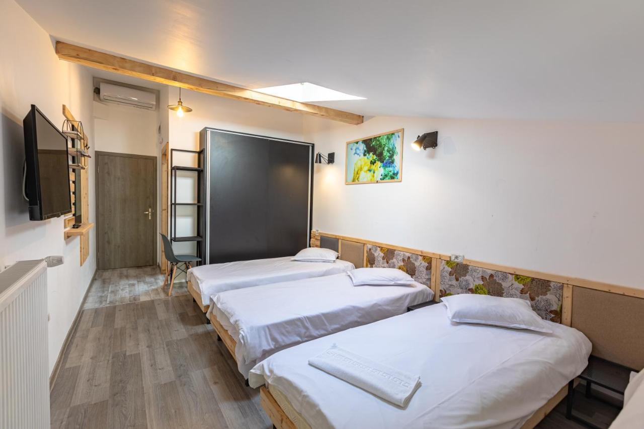 Ezio House Hotel Timisu de Jos Luaran gambar