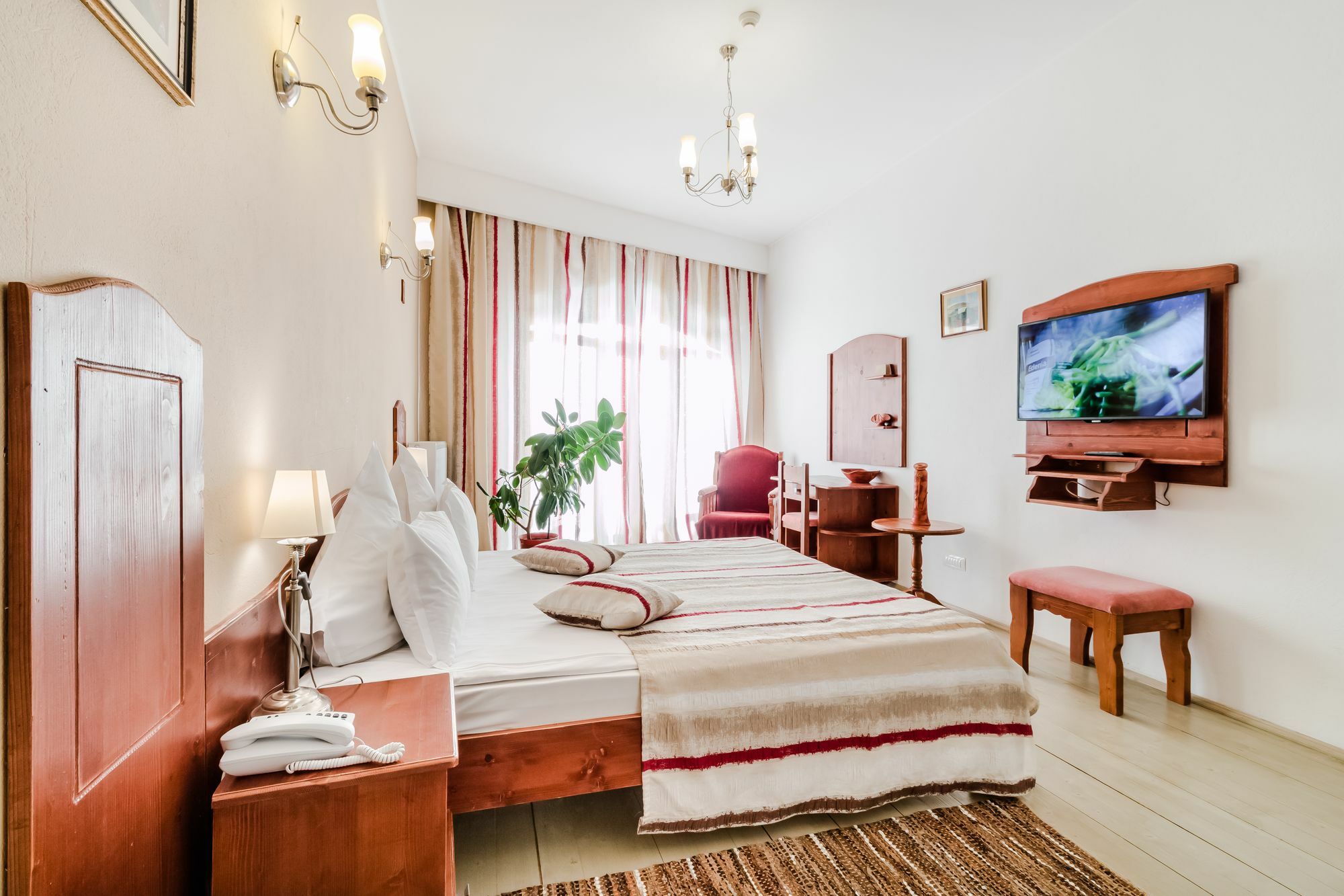 Ezio House Hotel Timisu de Jos Luaran gambar